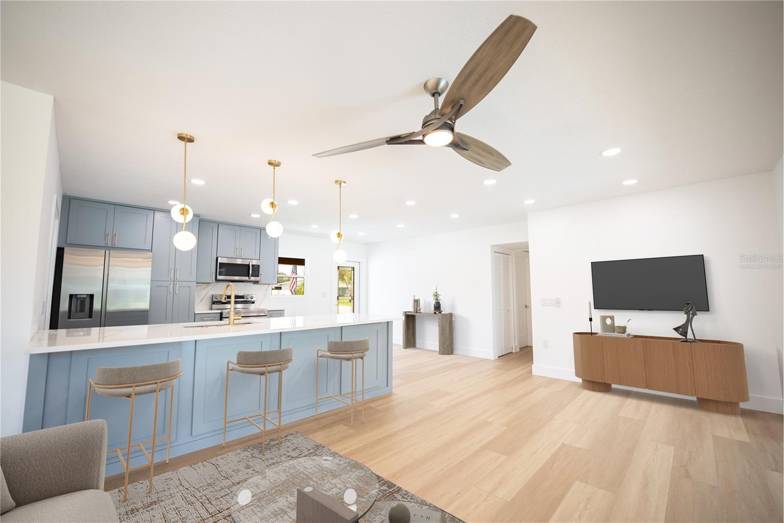 Listing photo id 4 for 4623 Carson Street Ne