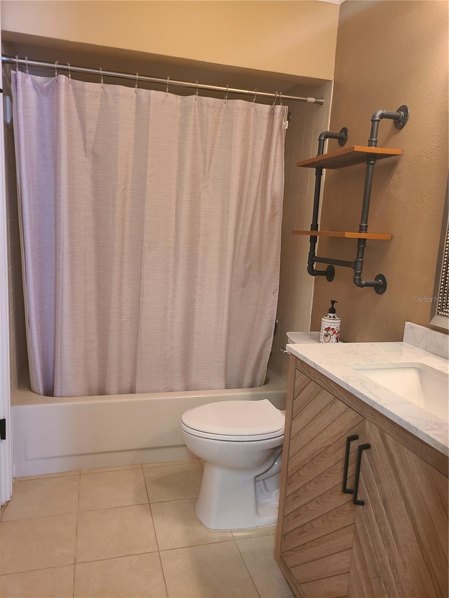 Image 11 of 17 For 10410 La Mirage Court 104