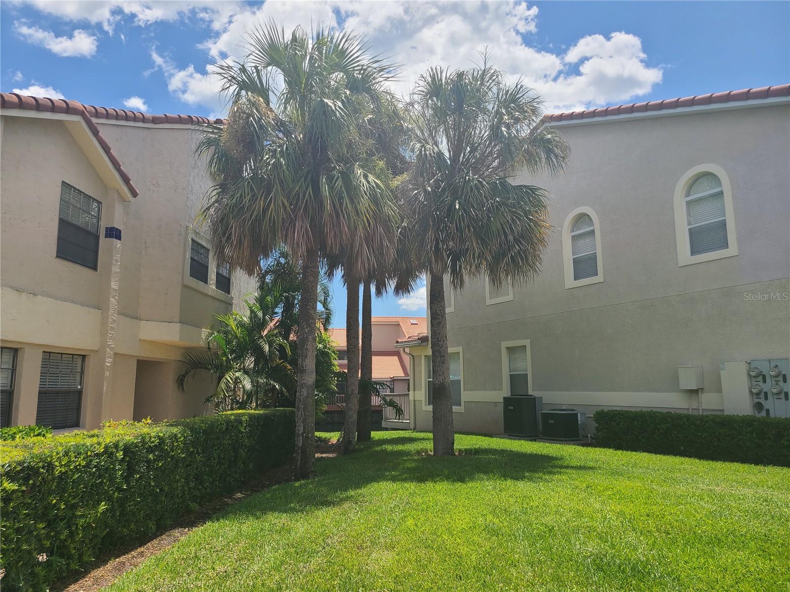 Image 4 of 17 For 10410 La Mirage Court 104