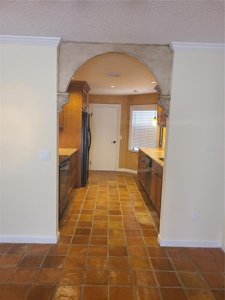 Image 9 of 17 For 10410 La Mirage Court 104
