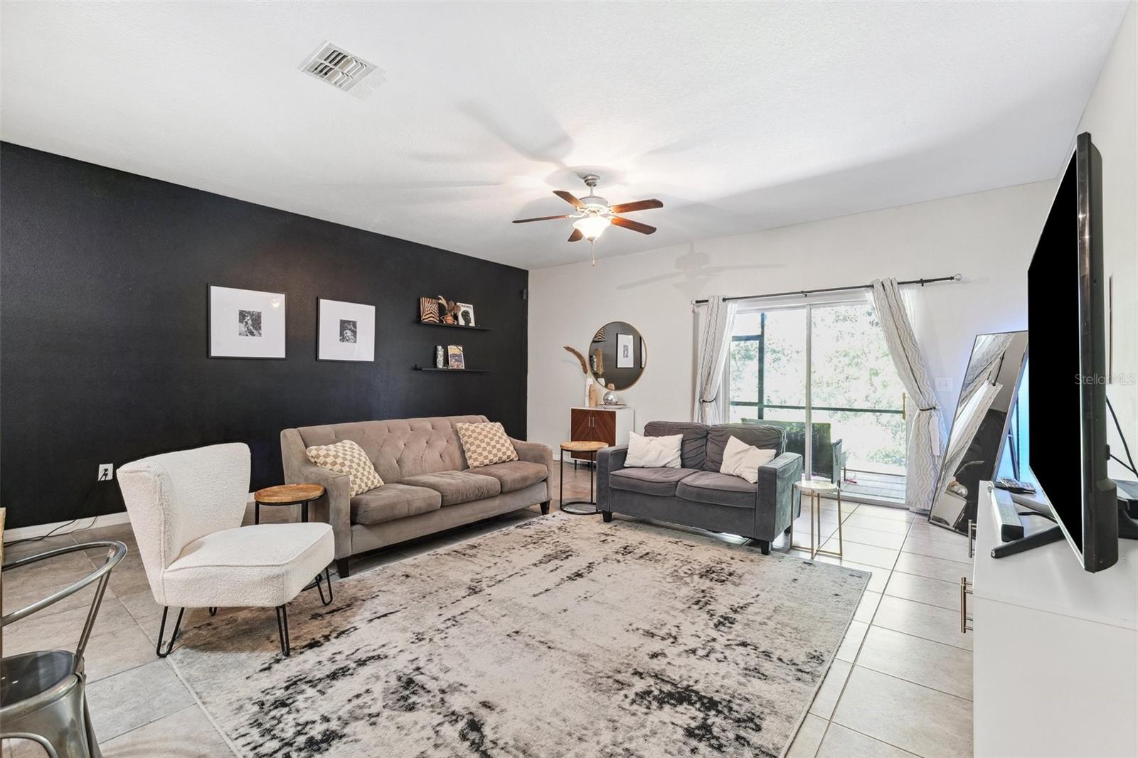 Image 10 of 27 For 10687 Lake Montauk Drive