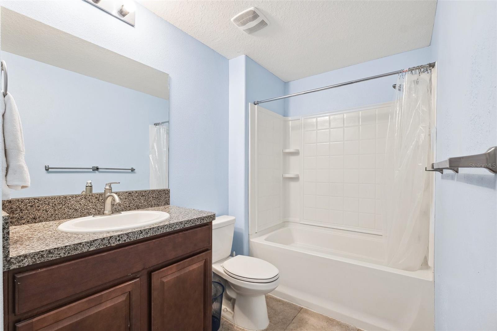 Image 21 of 27 For 10687 Lake Montauk Drive