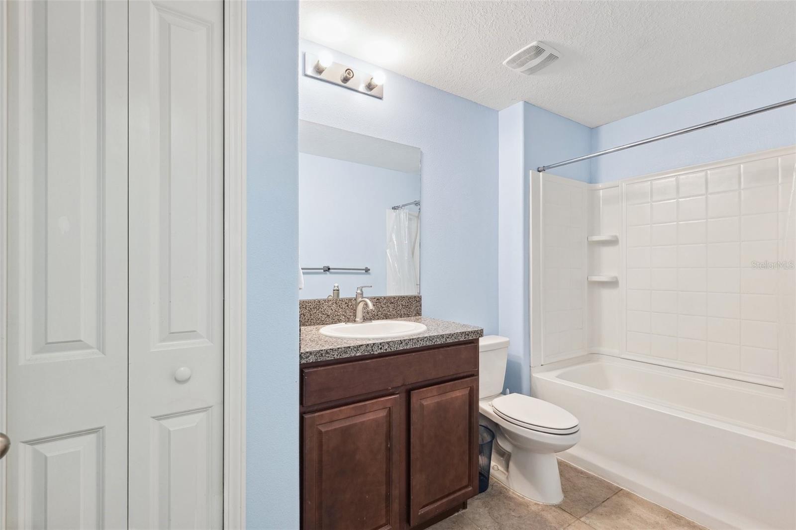 Image 22 of 27 For 10687 Lake Montauk Drive