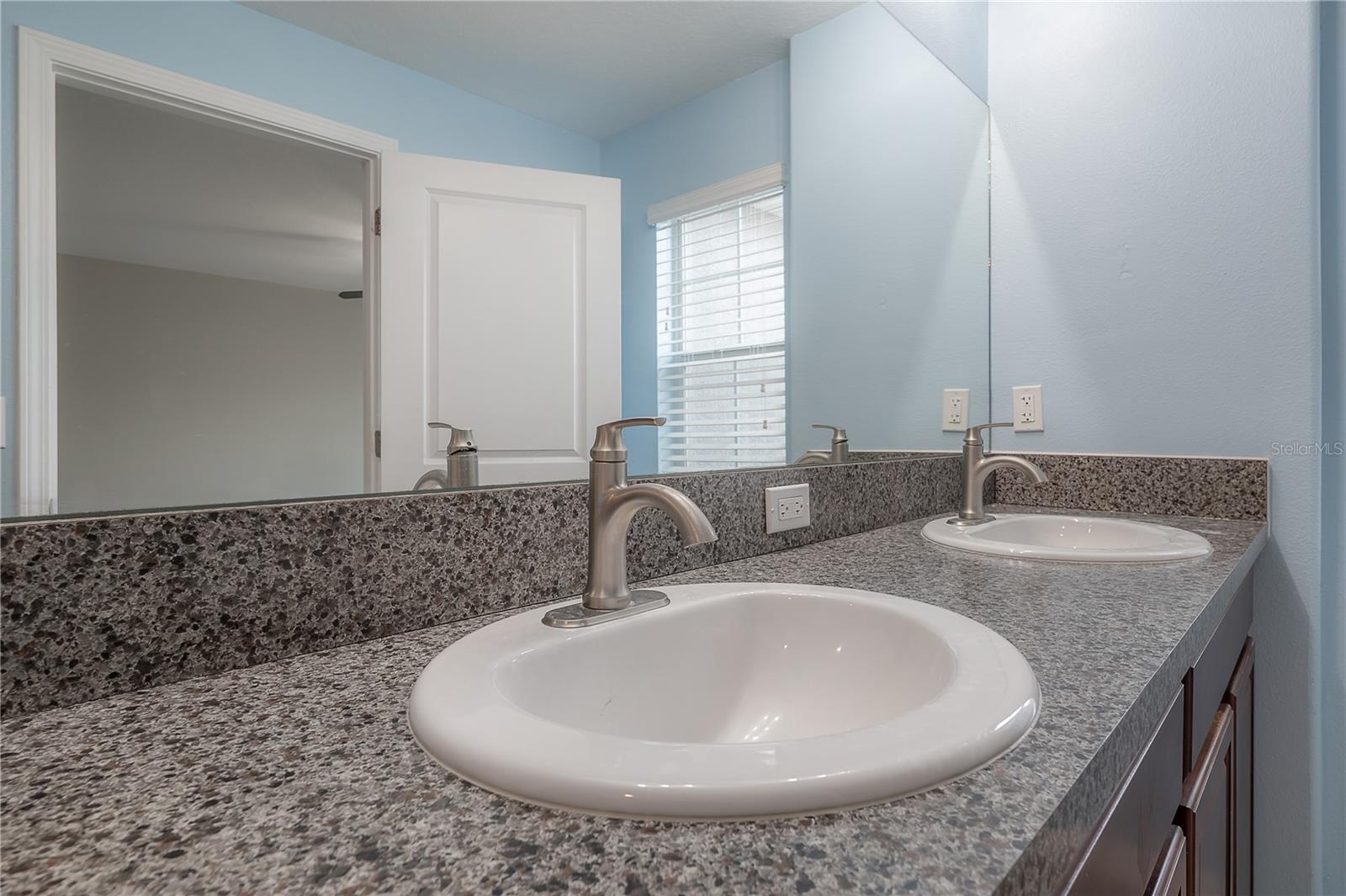Image 29 of 55 For 10687 Lake Montauk Drive