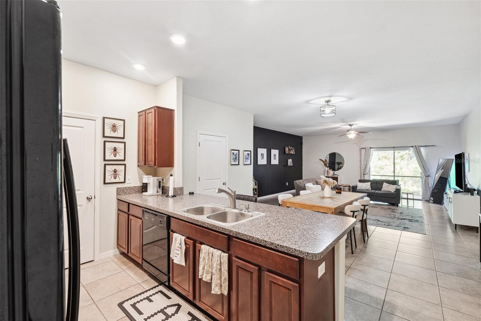 Image 4 of 27 For 10687 Lake Montauk Drive