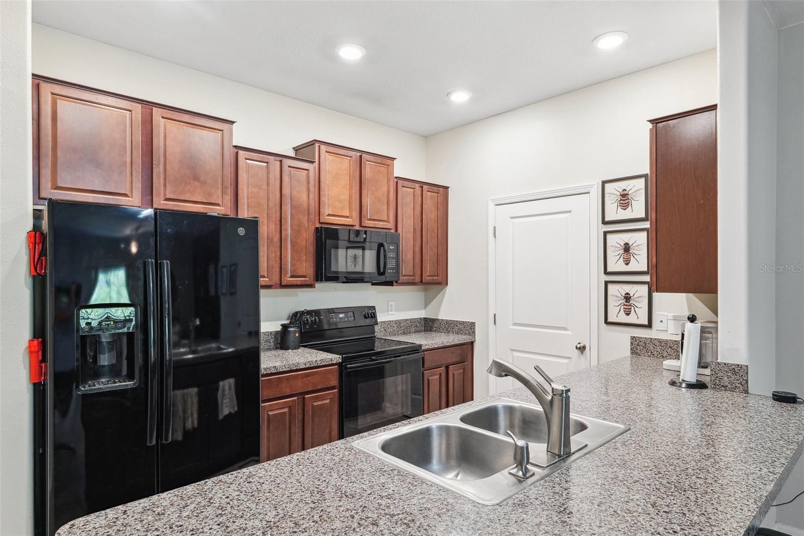 Image 7 of 27 For 10687 Lake Montauk Drive