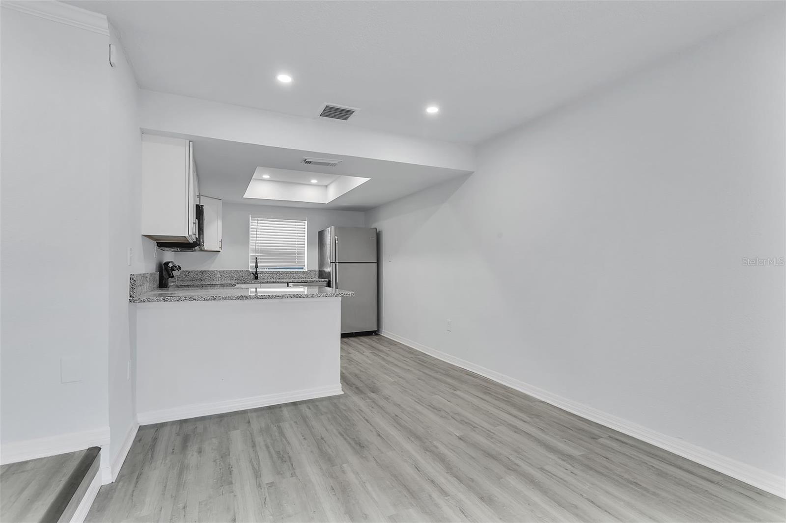 Image 6 of 11 For 2107 93rd Avenue