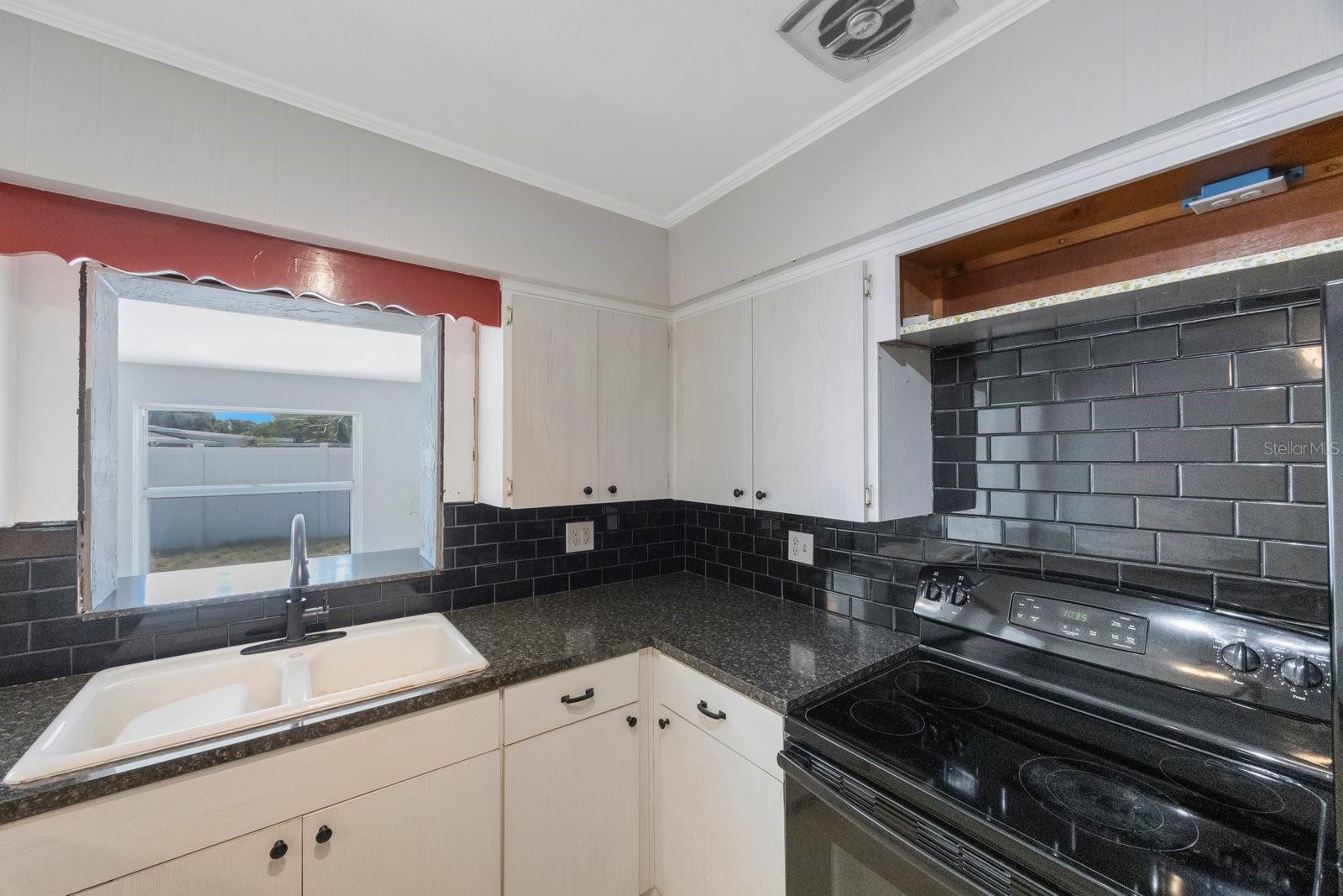 Image 16 of 37 For 3215 58th Street N
