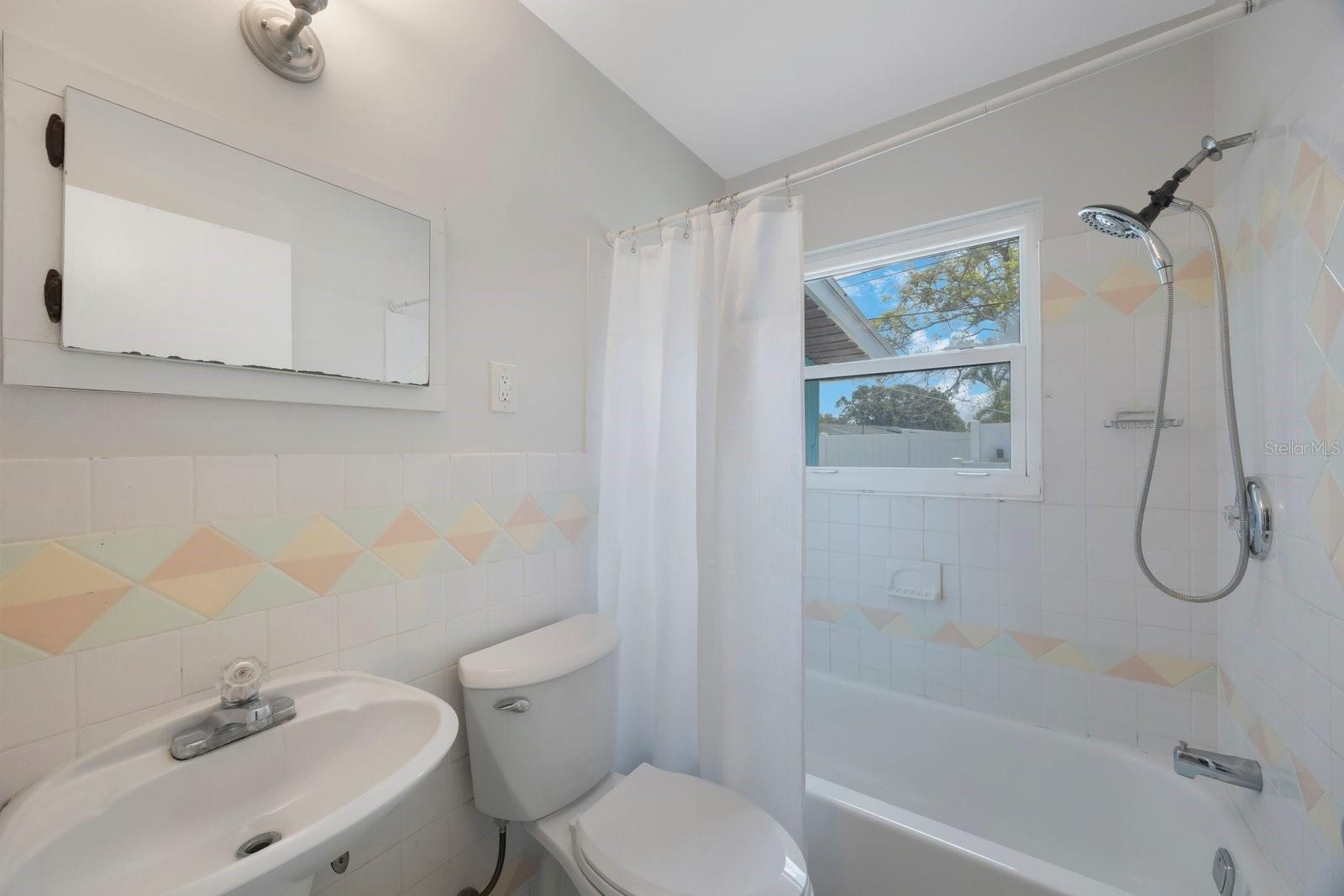 Image 21 of 37 For 3215 58th Street N