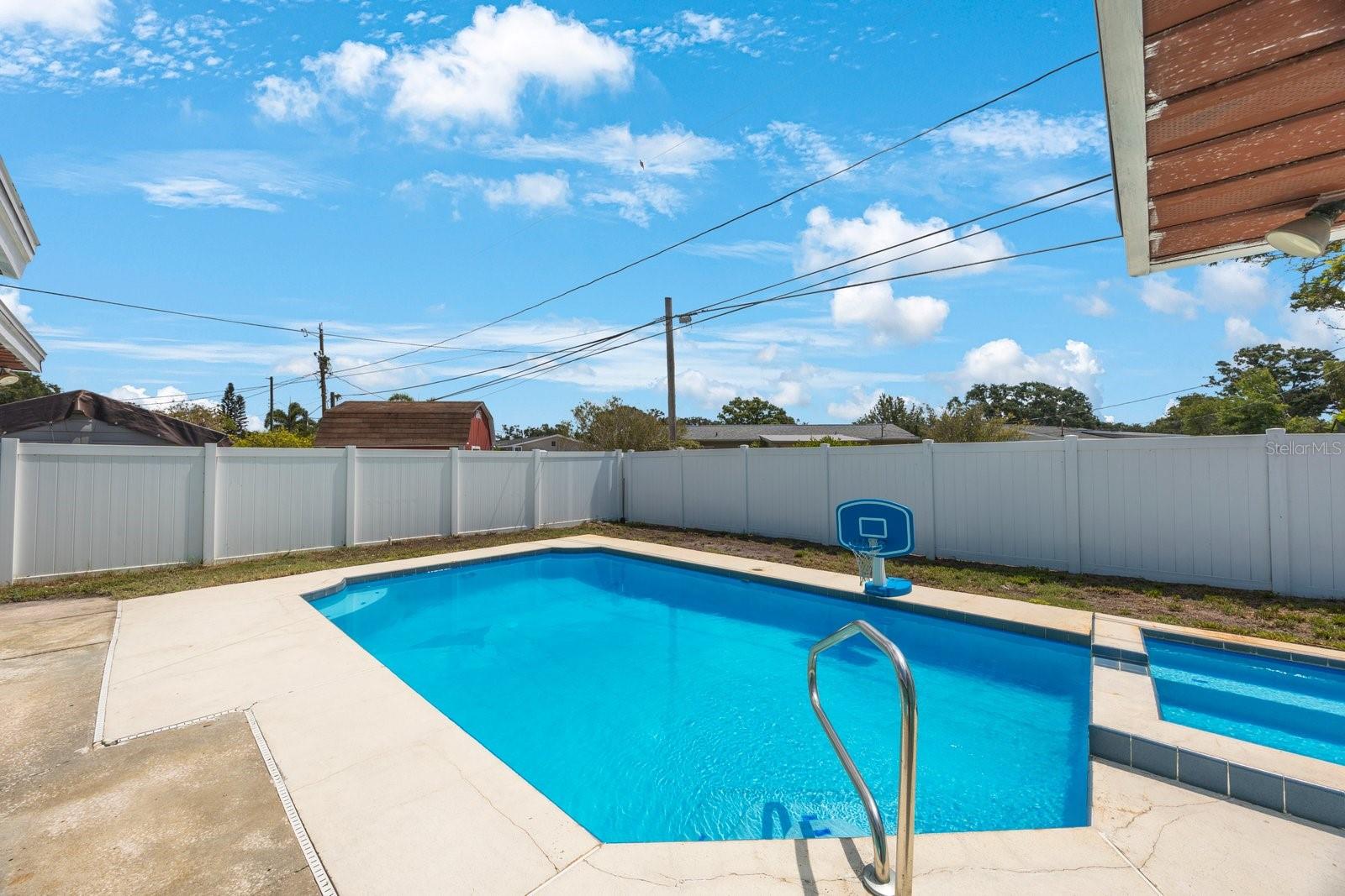 Image 3 of 37 For 3215 58th Street N