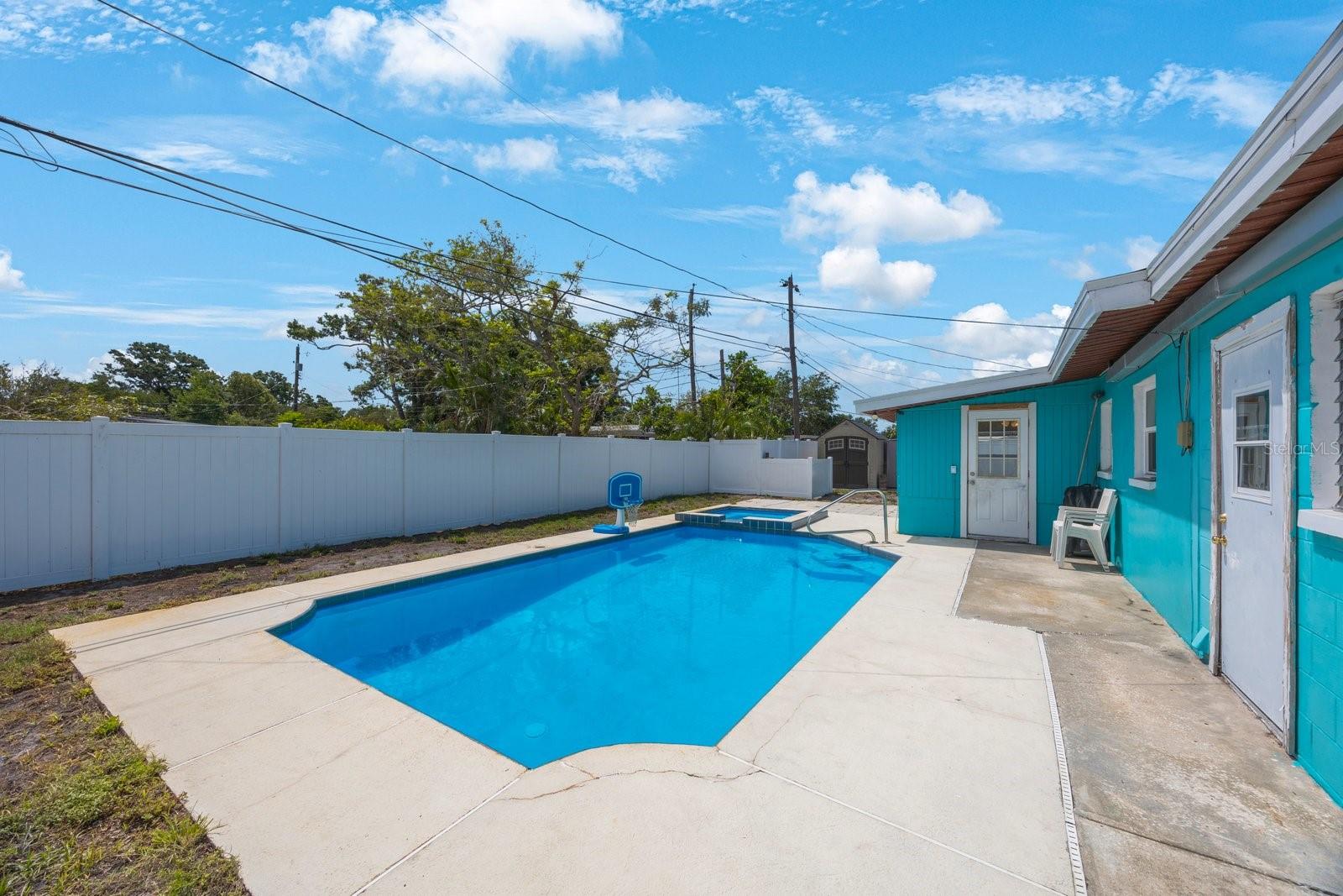 Image 32 of 37 For 3215 58th Street N
