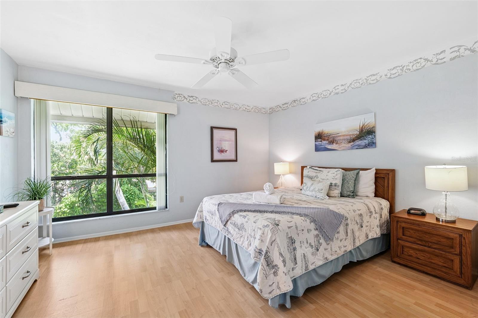 Image 17 of 38 For 1801 Gulf Drive N 251