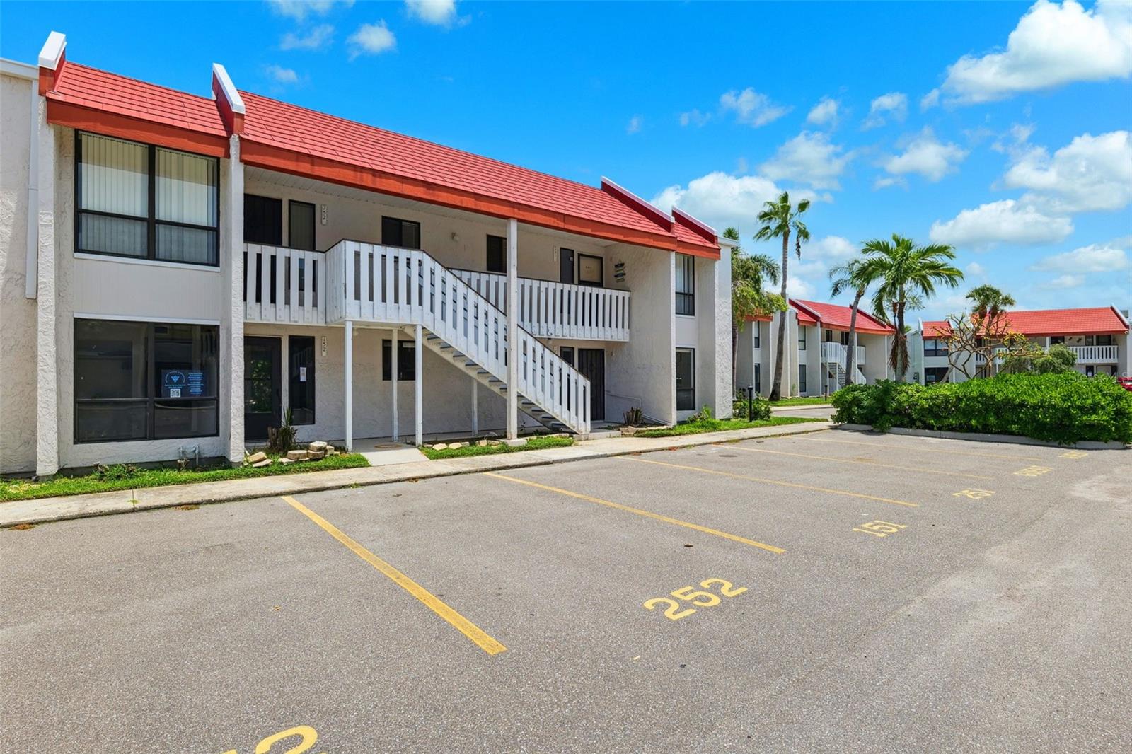 Image 3 of 38 For 1801 Gulf Drive N 251