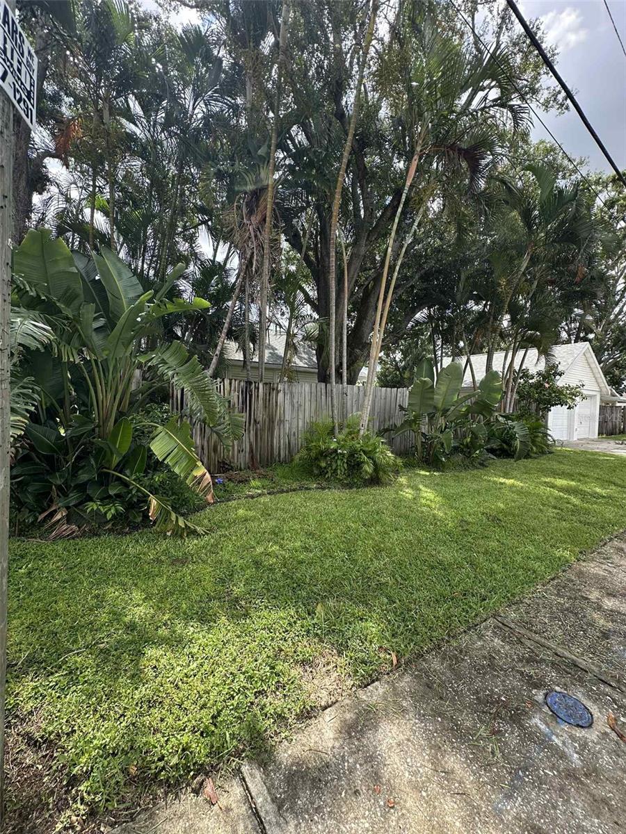Image 5 of 7 For 3630 38th Avenue N