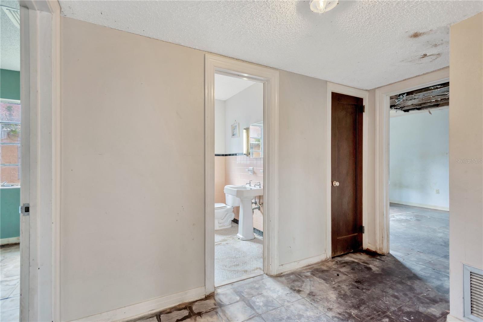 Image 16 of 29 For 4751 1st Avenue S