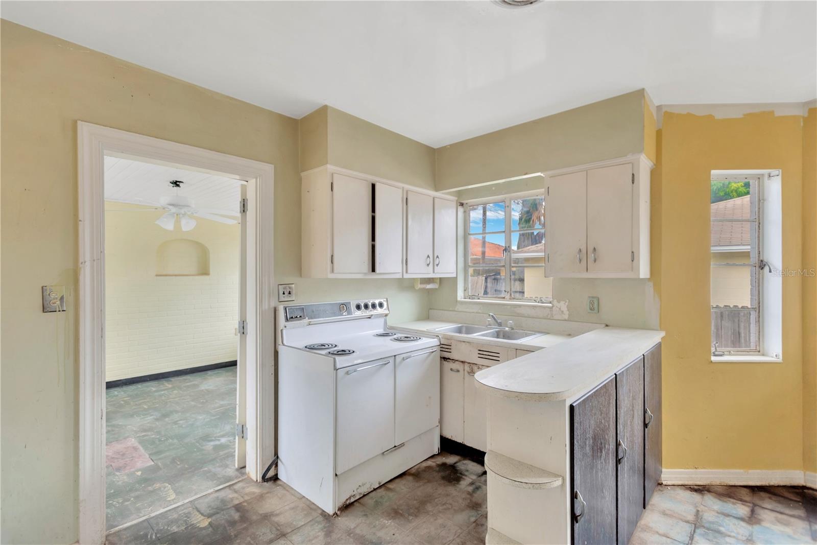 Image 21 of 29 For 4751 1st Avenue S