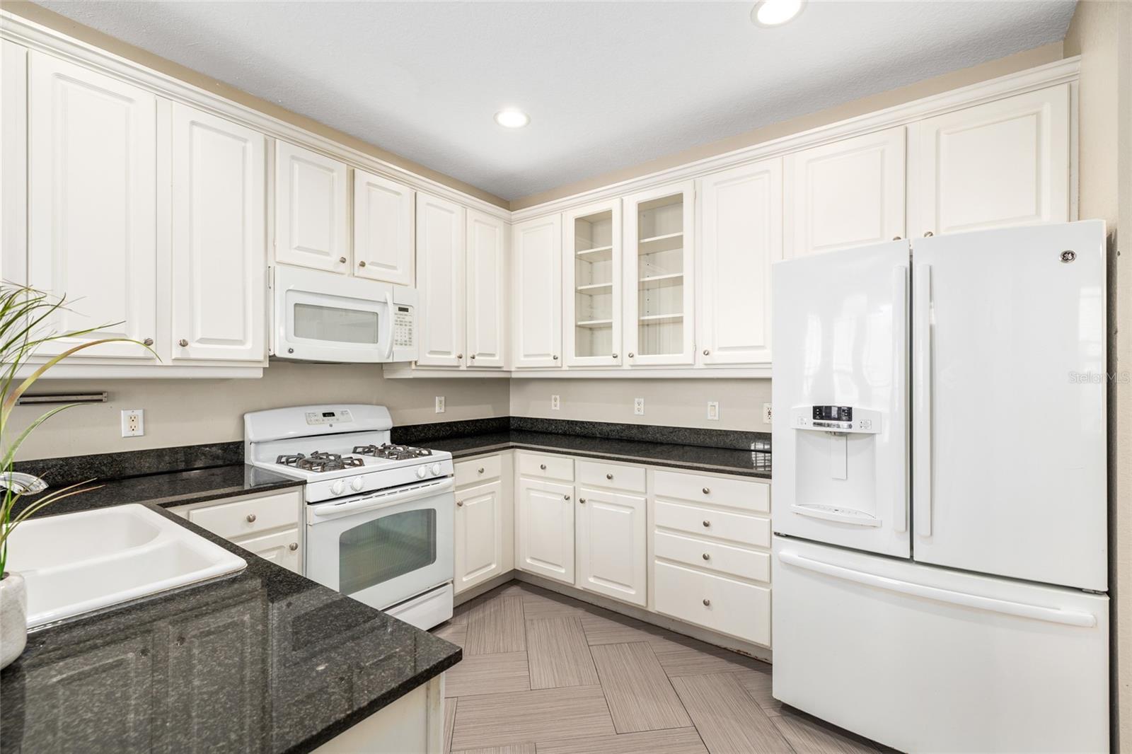 Image 16 of 51 For 3315 De Leon Street 7