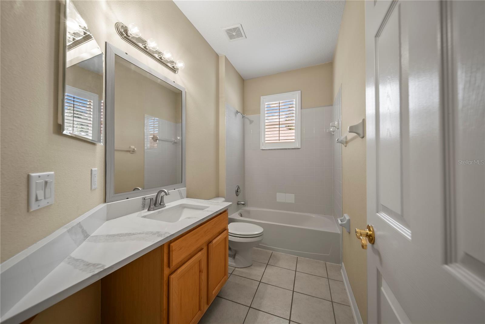 Image 19 of 28 For 18214 Stillwell Lane