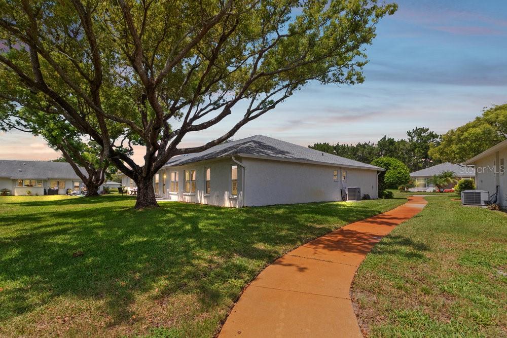 Image 35 of 48 For 11015 Linkside Drive