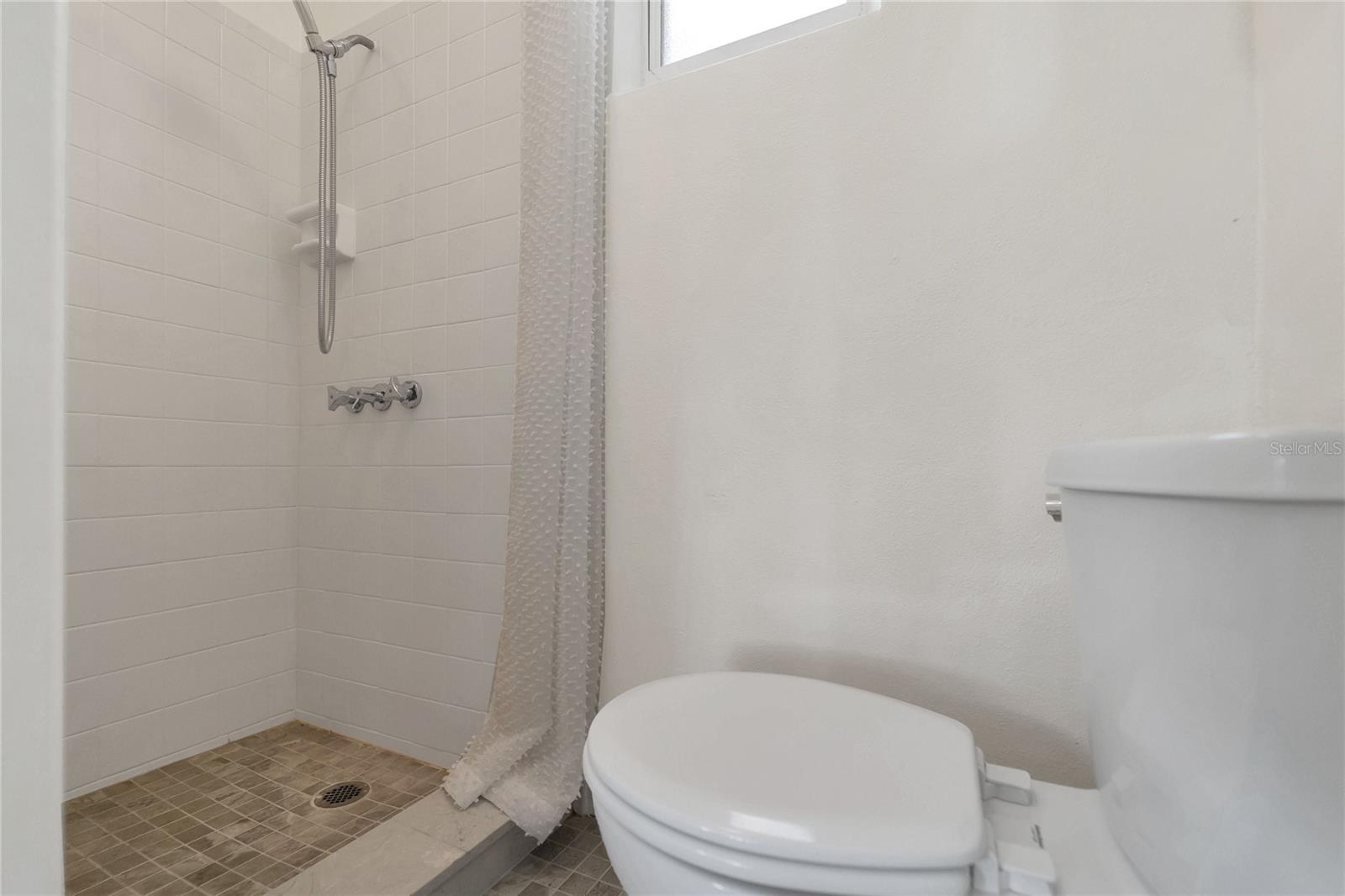 Listing photo id 21 for 312 Lagoon Drive