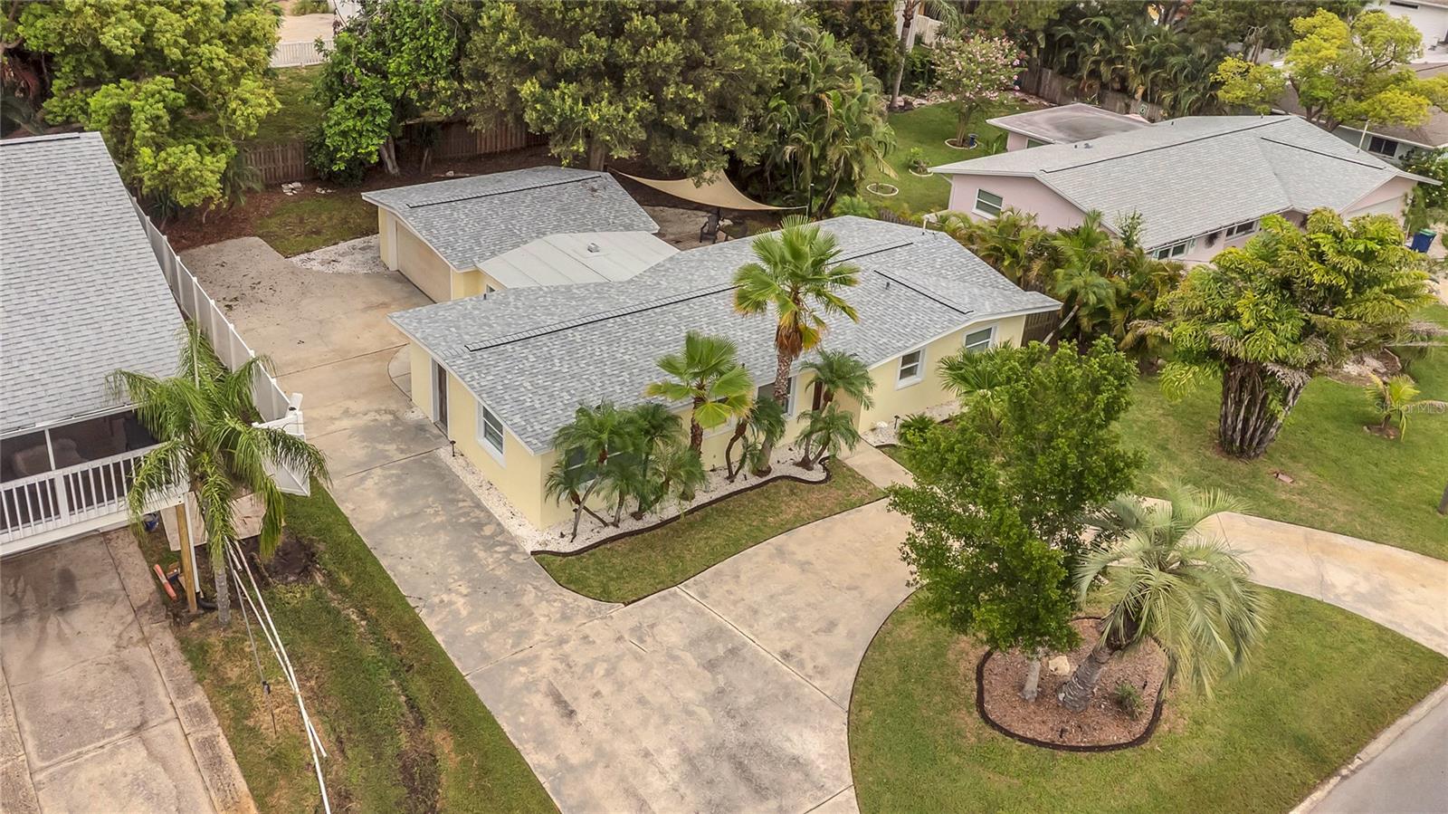 Listing photo id 32 for 312 Lagoon Drive