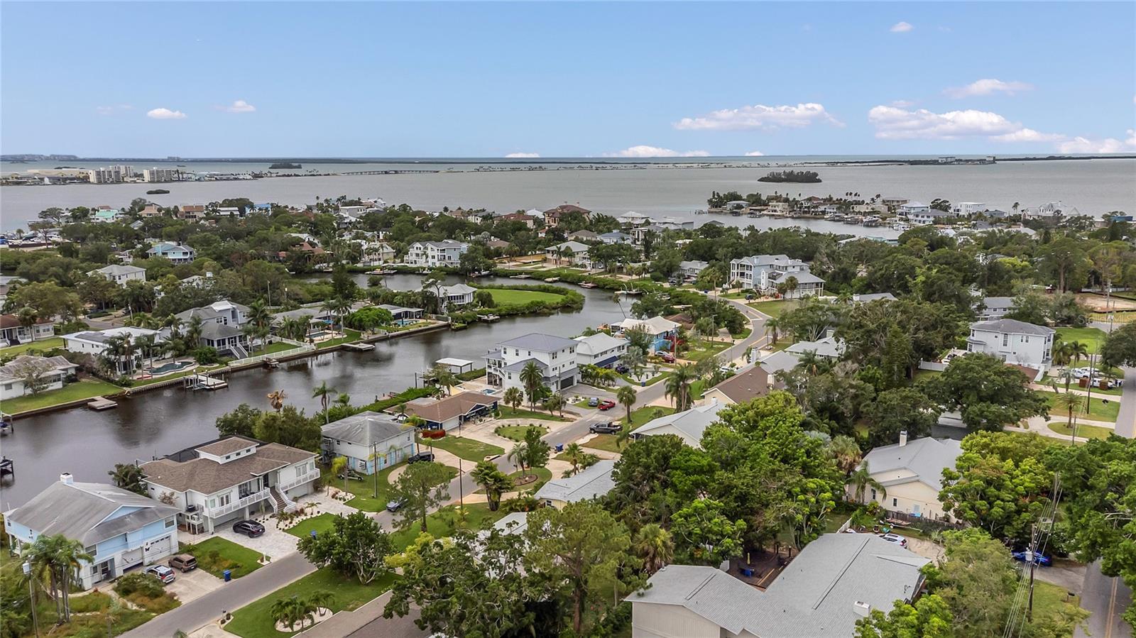 Listing photo id 34 for 312 Lagoon Drive