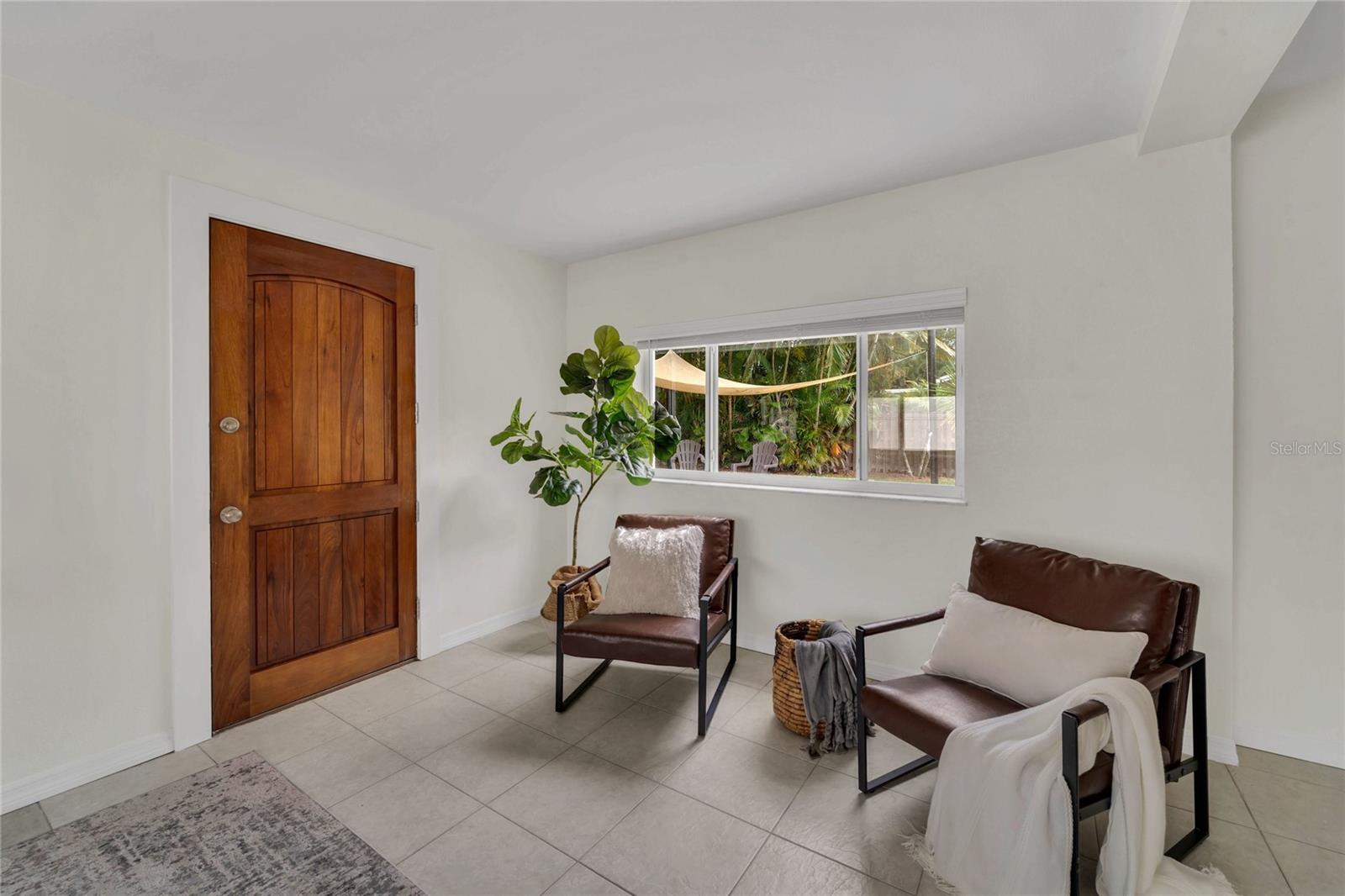 Listing photo id 2 for 312 Lagoon Drive