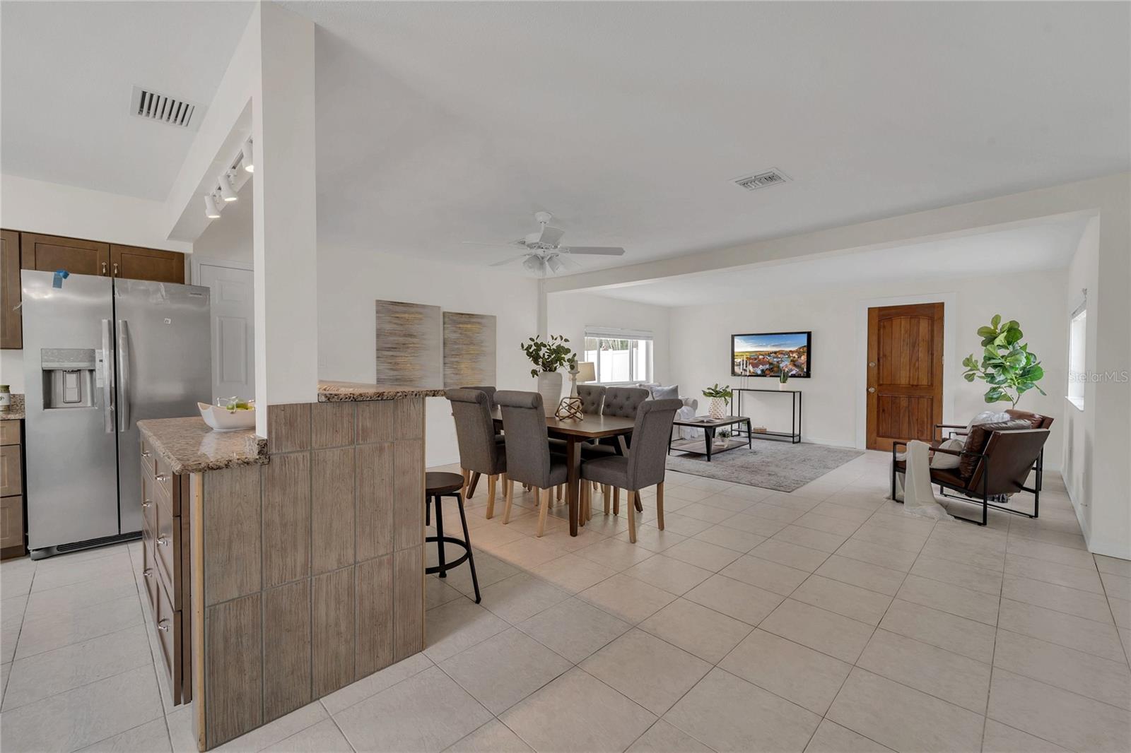 Listing photo id 5 for 312 Lagoon Drive