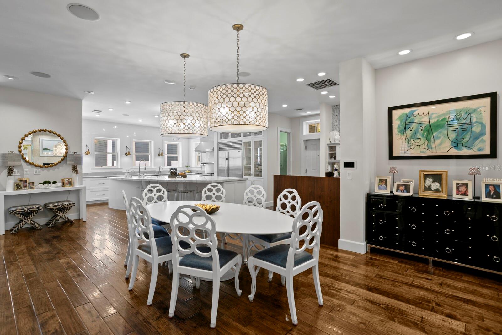 Image 17 of 89 For 826 Edison Avenue