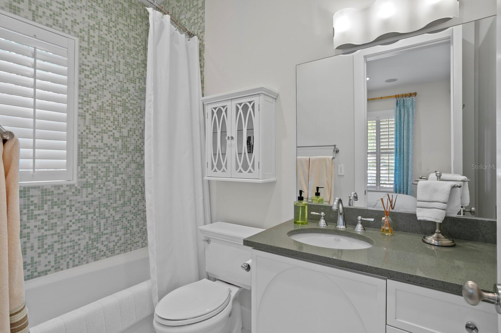 Image 27 of 89 For 826 Edison Avenue