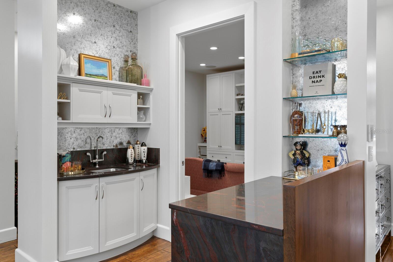 Image 30 of 89 For 826 Edison Avenue