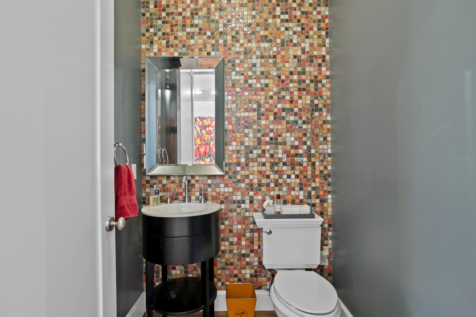 Image 31 of 89 For 826 Edison Avenue