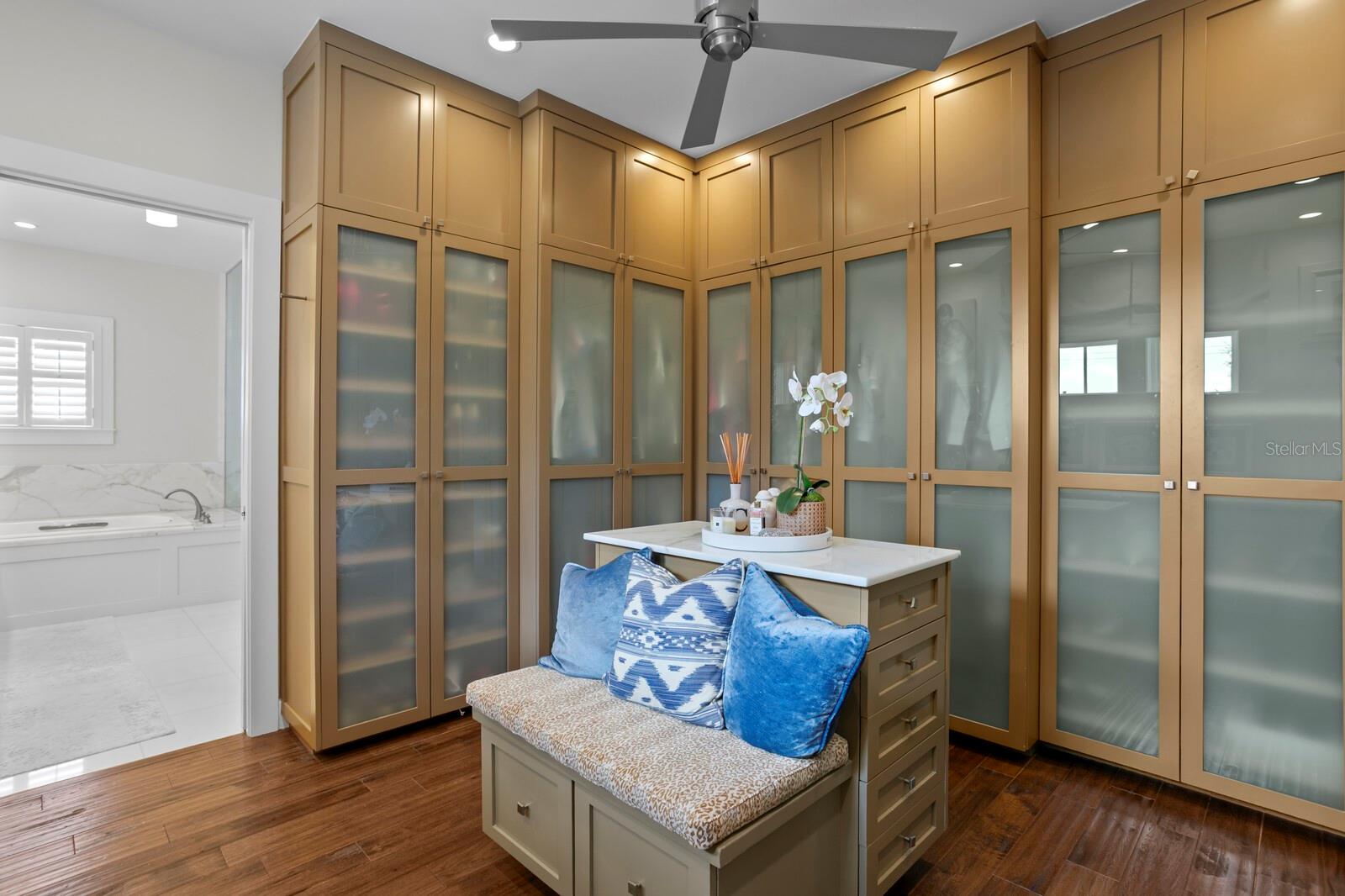 Image 38 of 89 For 826 Edison Avenue