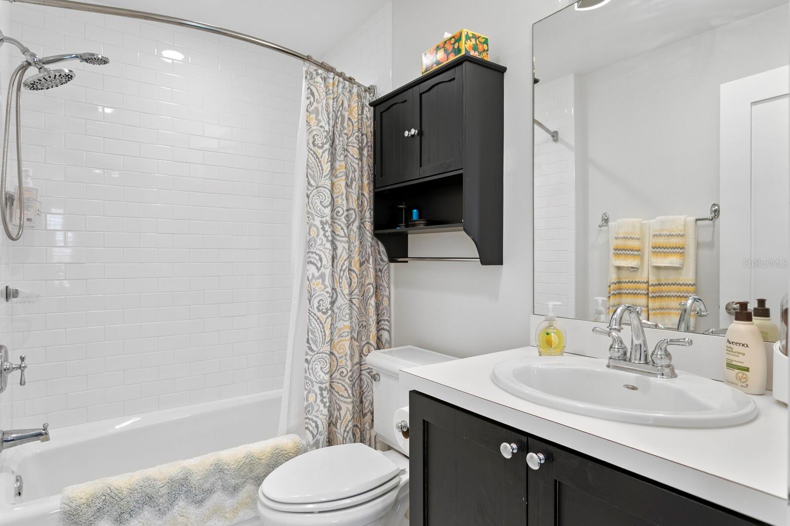 Image 61 of 89 For 826 Edison Avenue