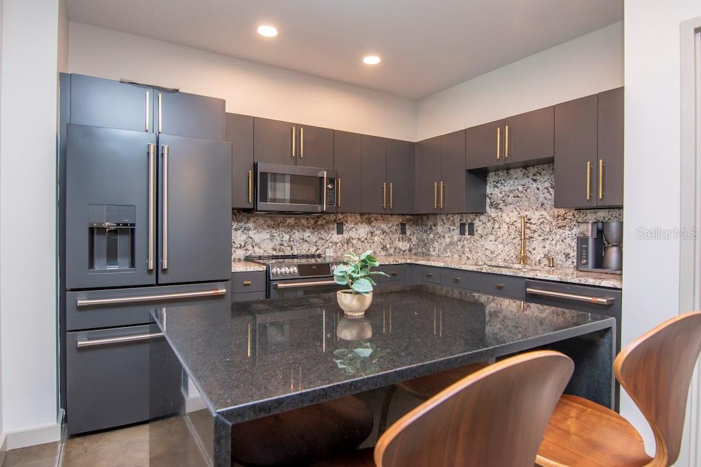 Image 16 of 30 For 5008 Macdill Avenue 24