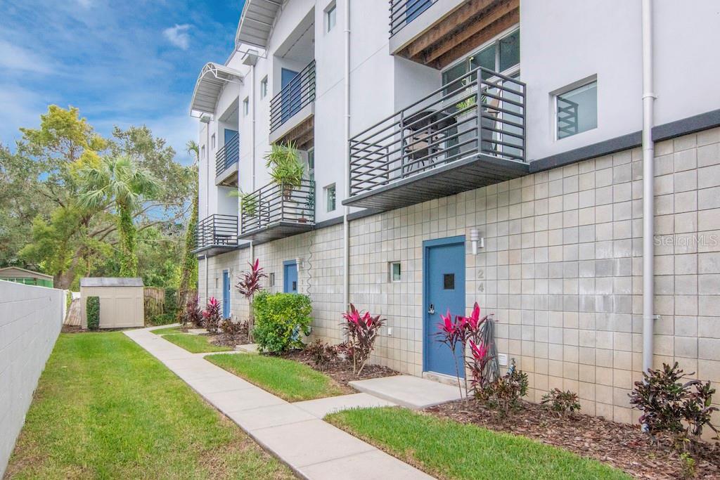 Image 2 of 30 For 5008 Macdill Avenue 24