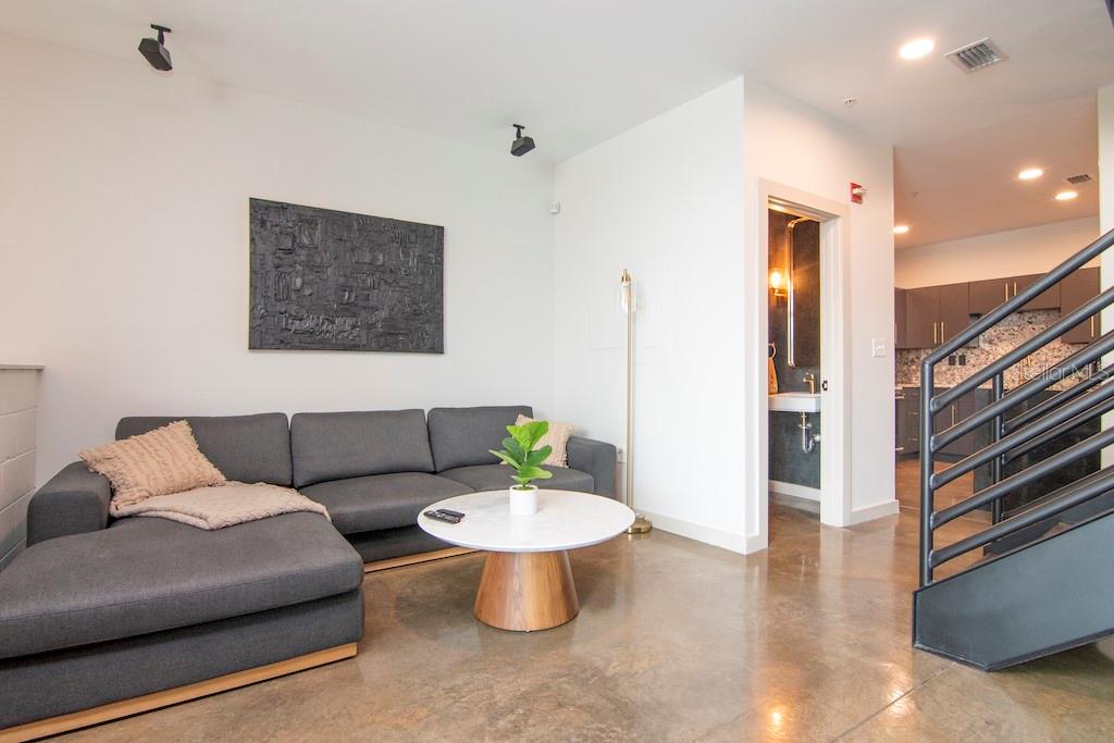 Image 4 of 30 For 5008 Macdill Avenue 24