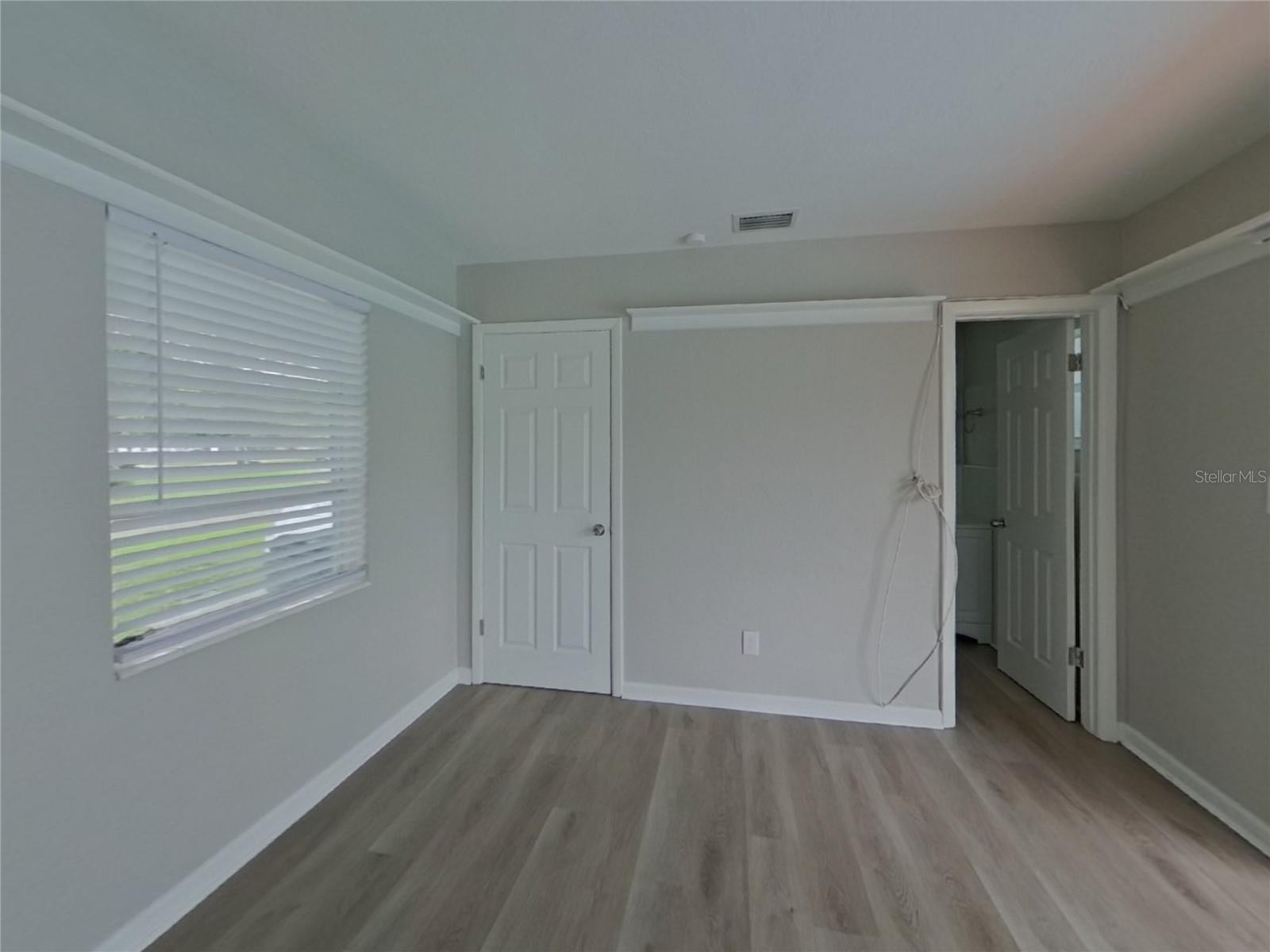 Image 5 of 13 For 6898 17th Lane N