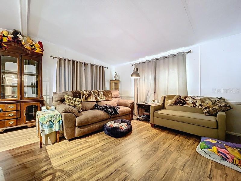 Image 5 of 19 For 6950 46th Avenue N 27