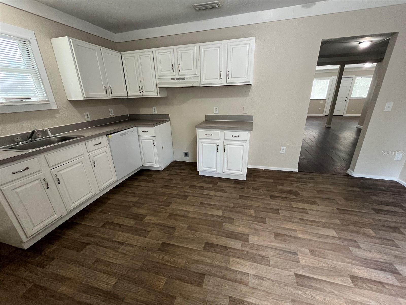 Image 4 of 4 For 1103 9th Avenue