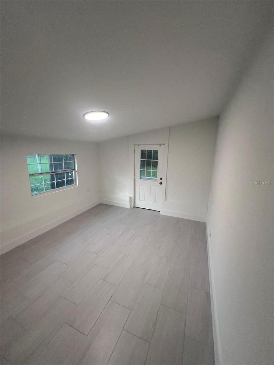 Image 11 of 15 For 4027 Huntington Street Ne