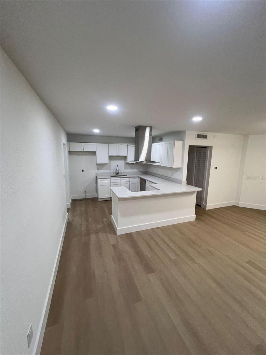 Image 3 of 15 For 4027 Huntington Street Ne