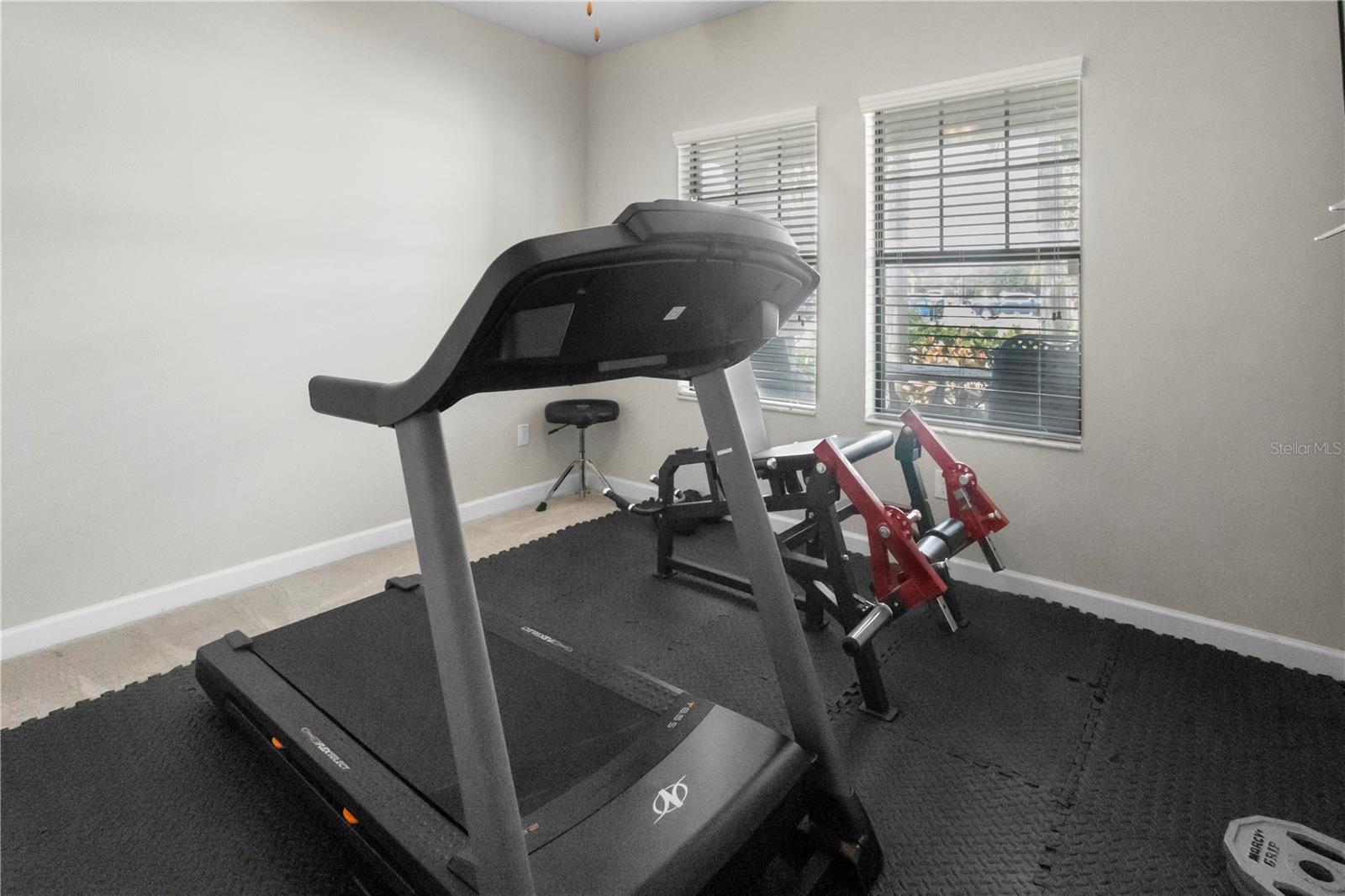 Listing photo id 25 for 4350 Shrewbury Place