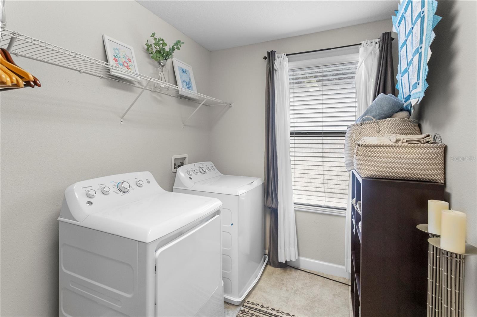 Listing photo id 31 for 4350 Shrewbury Place