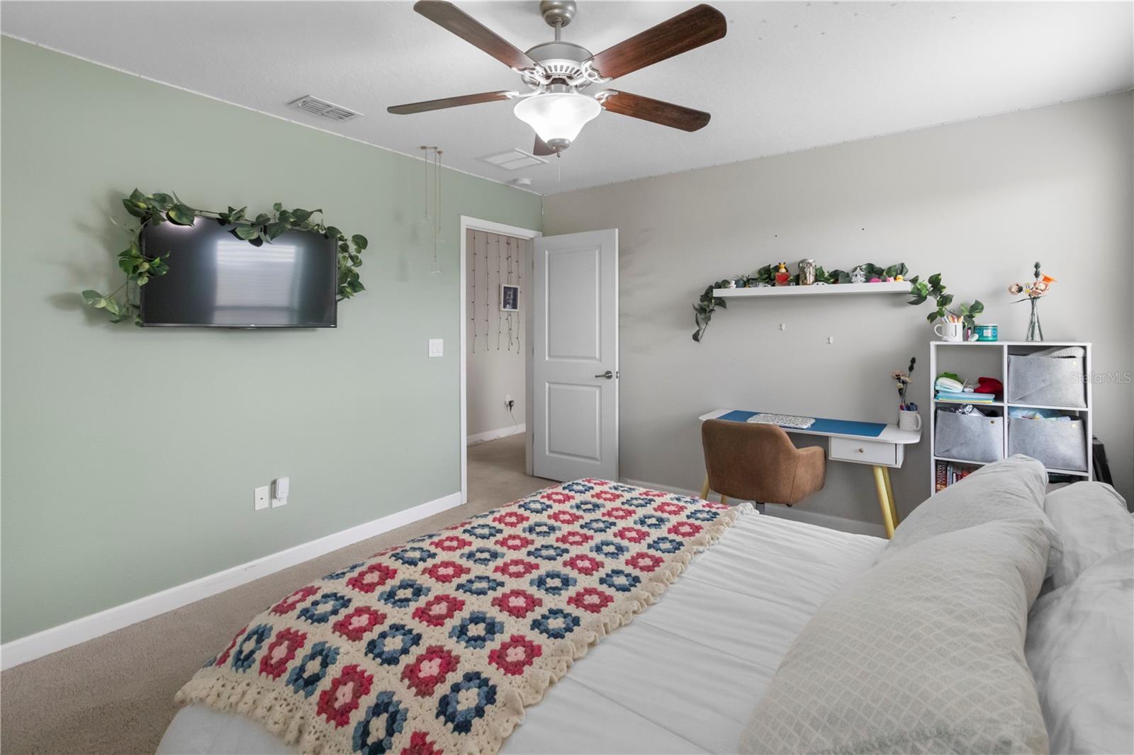 Listing photo id 33 for 4350 Shrewbury Place