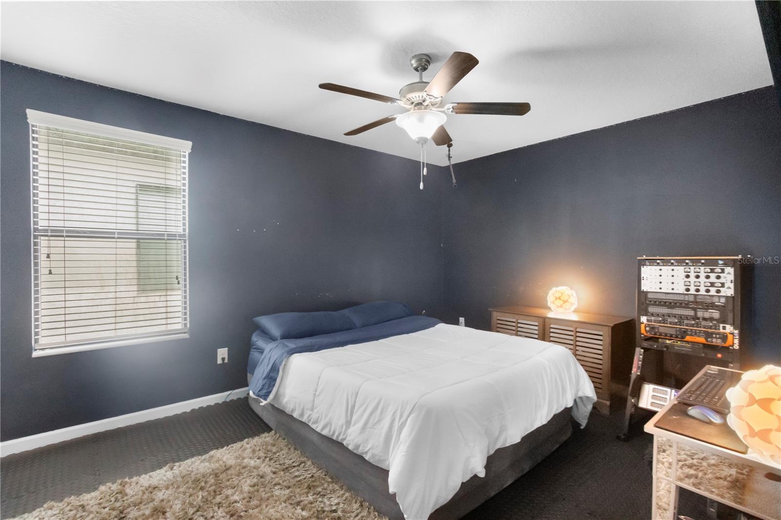 Listing photo id 37 for 4350 Shrewbury Place
