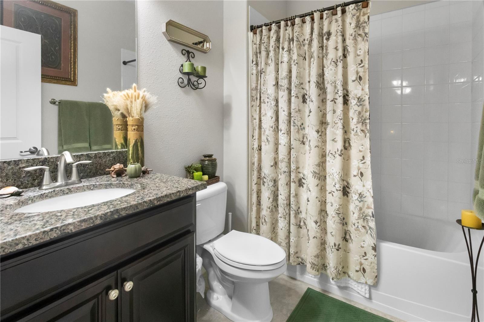 Listing photo id 41 for 4350 Shrewbury Place