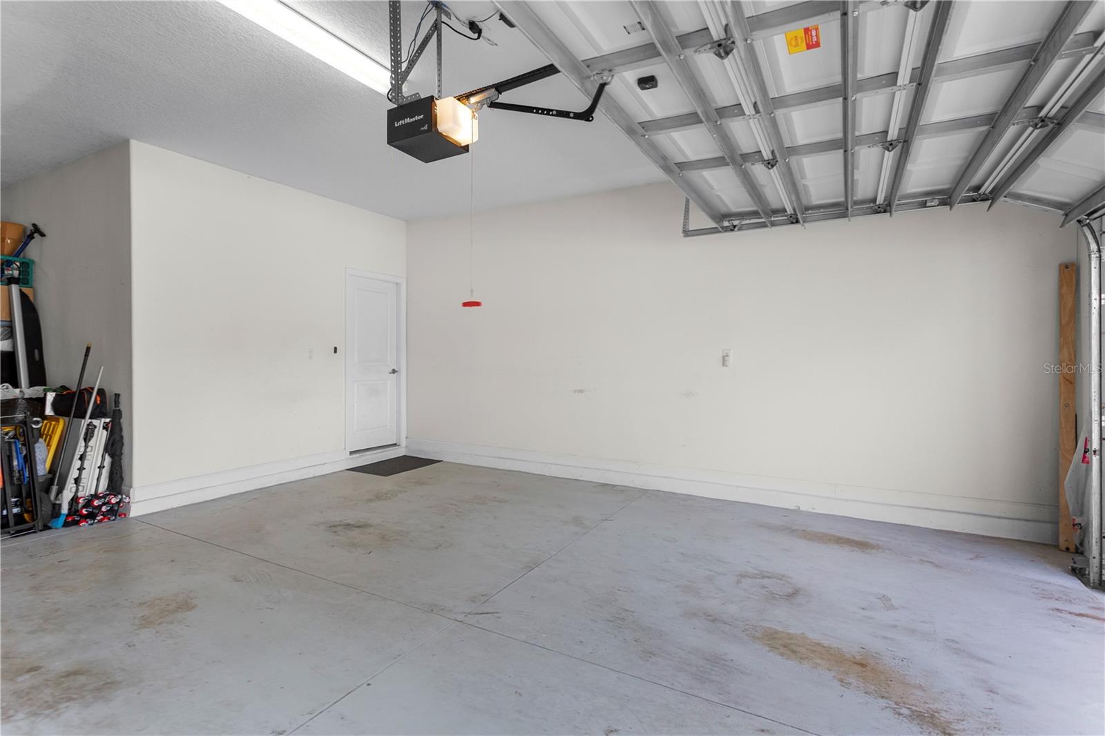 Listing photo id 42 for 4350 Shrewbury Place