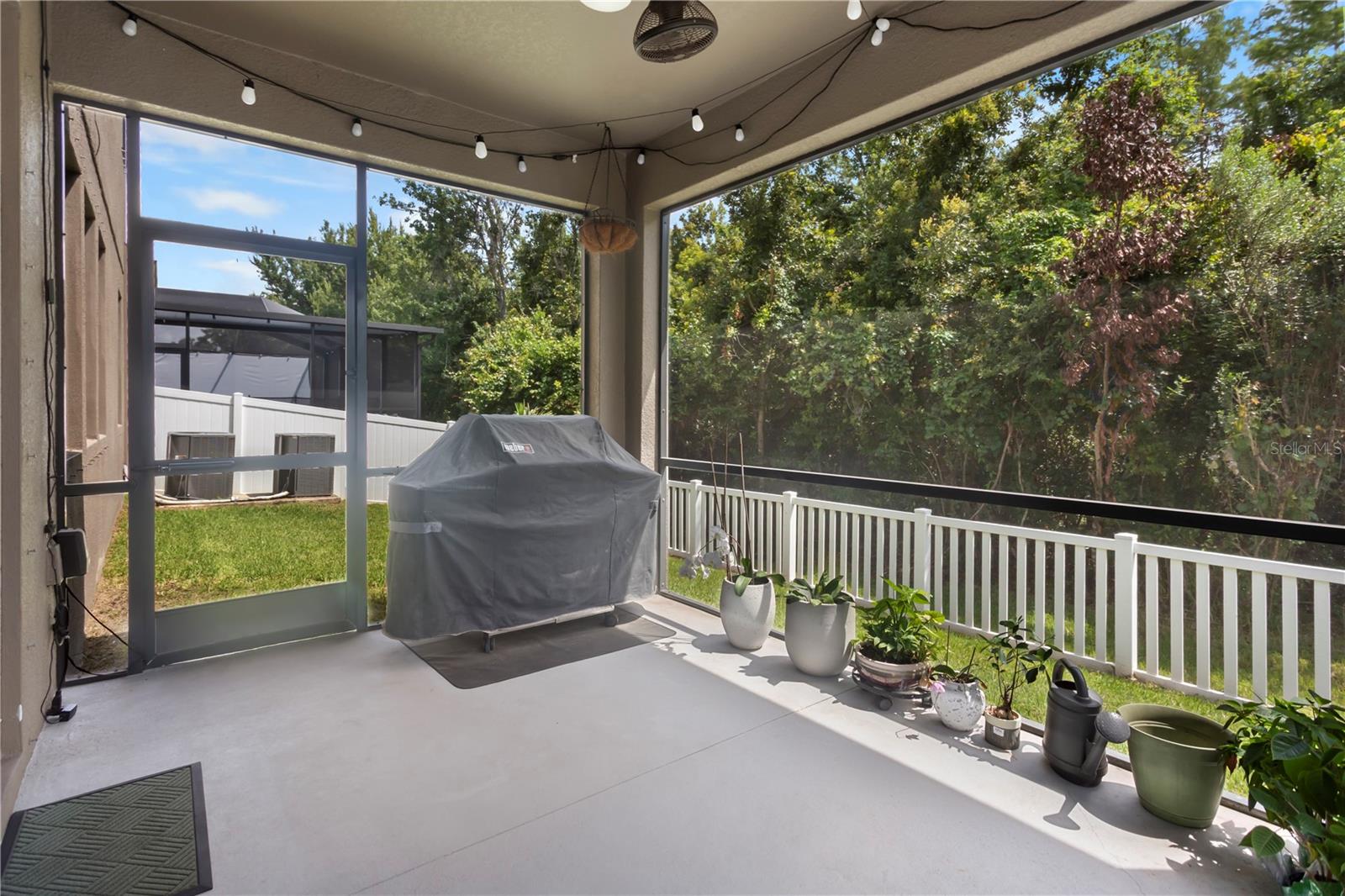 Listing photo id 6 for 4350 Shrewbury Place