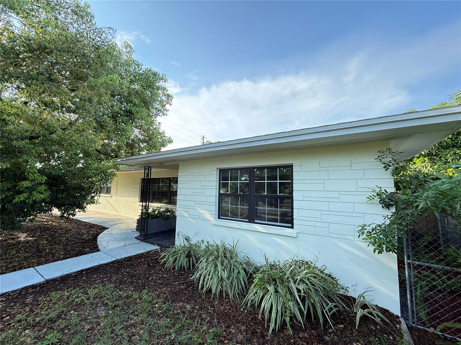 Image 3 of 46 For 1591 Druid Road E